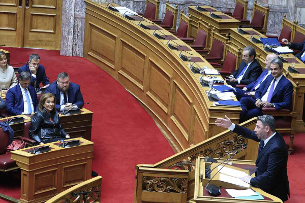 Συνταγματική Αναθεώρηση: Τι προτείνει το ΠΑΣΟΚ για άρθρο 86, δικαιοσύνη, ιδιωτικά πανεπιστήμια