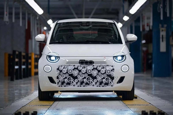 Έρχεται το Fiat 500 Hybrid