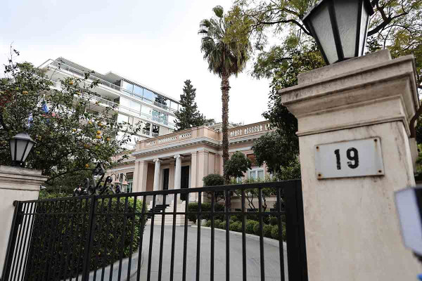 Αντάρτικο πέντε βουλευτών της ΝΔ με δημόσια παρέμβαση – Κατά Μαξίμου και επιτελικού κράτους