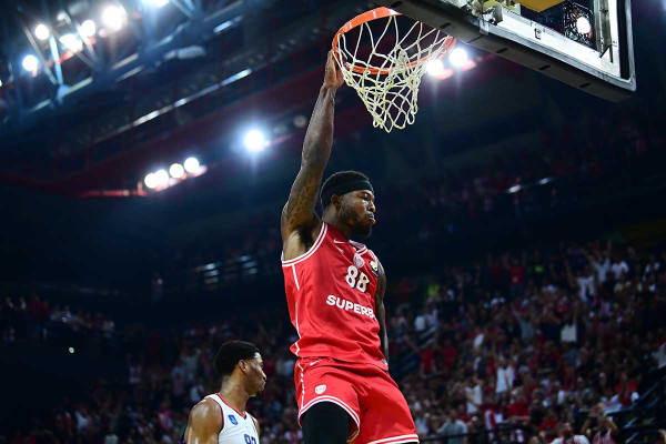 Euroleague: Ο Ολυμπιακός διέλυσε την Εφές, μεγάλη ανατροπή της Ζαλγκίρις στη Βαρκελώνη και «διπλό» της Μπεσίκτας