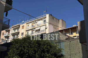 Πάτρα: Συναγερμός στον Άγιο Διονύσιο - Γυναίκα απειλεί να πέσει από πολυκατοικία (upd)