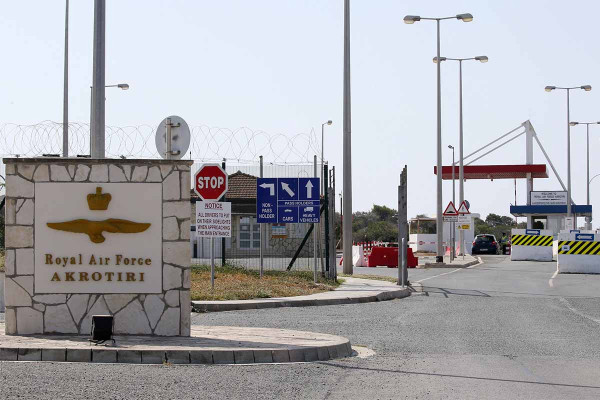 Κύπρος: Ηχούν ξανά οι σειρήνες, απογειώθηκαν μαχητικά αεροσκάφη – Εκκενώνονται οι Βάσεις (upd)