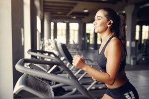 Έρευνα: Τι σχέση έχoυν οι ασκήσεις cardio με τη μνήμη;