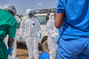 ΛΔ Κονγκό: 304 νεκροί από τον Έμπολα – Συναγερμός για το στέλεχος Μπουντιμπουγκιό