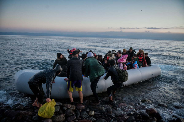 Τριπλή επιχείρηση διάσωσης μεταναστών νότια των Καλών Λιμένων, έφτασαν 110 άτομα μέσα σε λίγες ώρες
