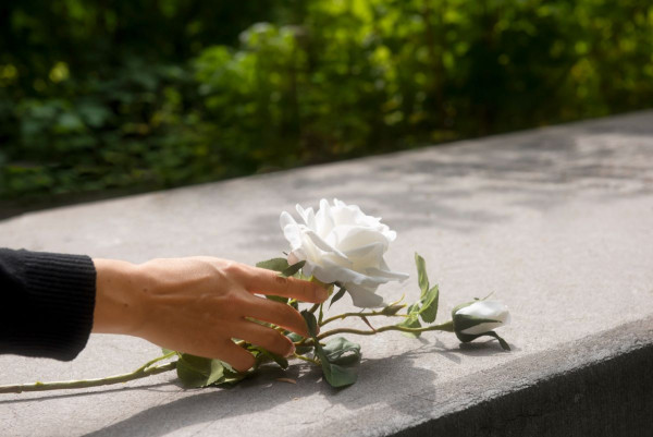 Πώς να βρείτε τον κατάλληλο ναό για κηδεία ή μνημόσυνο