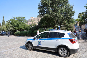 Συναγερμός στην Ακρόπολη: Άνδρας μαχαίρωσε δύο Αμερικανούς τουρίστες