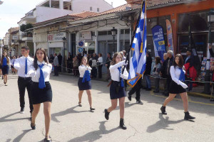 Δήμος Ανδρίτσαινας-Κρεστένων: Εντυπωσίασαν οι μαθητές στον εορτασμό της 25ης Μαρτίου