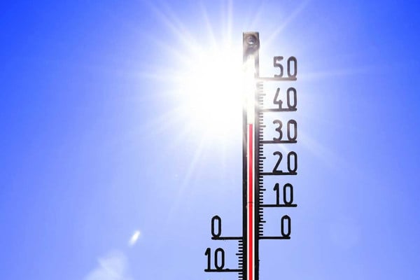 Επικαιροποιήθηκε το έκτακτο δελτίο επιδείνωσης καιρού για τον καύσωνα: Από αύριο τα 40άρια, πότε υποχωρούν