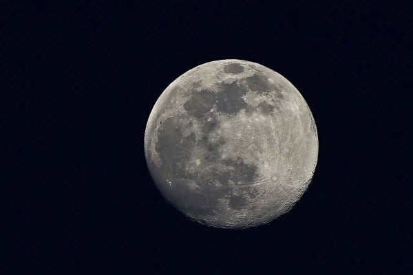 Δείγματα της αποστολής Chang’e-6 δίνουν απάντηση για τον σχηματισμό «σκουριάς» στη Σελήνη