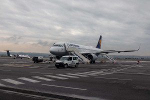 Αναστάτωση σε πτήση από τη Θεσσαλονίκη: Επιθετικός επιβάτης προκάλεσε έκτακτη επιστροφή στο αεροδρόμιο «Μακεδονία»