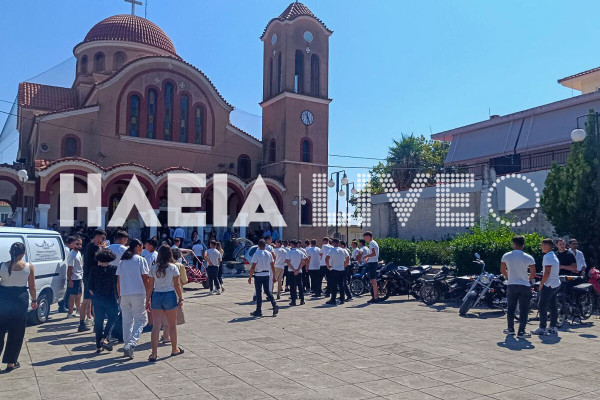 Μυρσίνη: Στα λευκά οι φίλοι του Δημήτρη Βεσκούκη στο τελευταίο αντίο