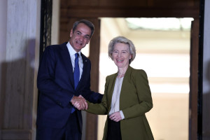 Μητσοτάκης σε φον ντερ Λάιεν: Να δημιουργηθεί ευρωπαϊκό πλαίσιο για τον ψηφιακό εθισμό των νέων