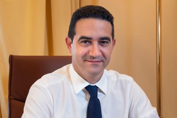 Κατρίνης: Το Πολυτεχνείο μας υπενθυμίζει ότι η ευθύνη για τη δημοκρατία ανήκει σε όλους μας