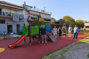 Νέες, σύγχρονες και ασφαλείς παιδικές χαρές στην Βάρδα και τον Σταφιδόκαμπο