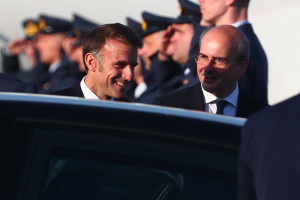 Έφτασε στην Αθήνα ο Εμανουέλ Μακρόν: Η ατζέντα και οι συναντήσεις