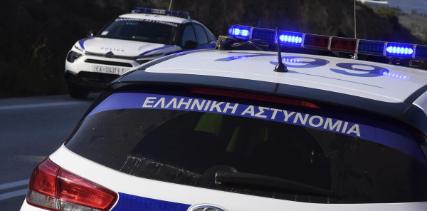 Λάρισα: Με AI μιμήθηκαν τη φωνή μητέρας – Έβαλαν παιδί να τους παραδώσει λεφτά και κοσμήματα