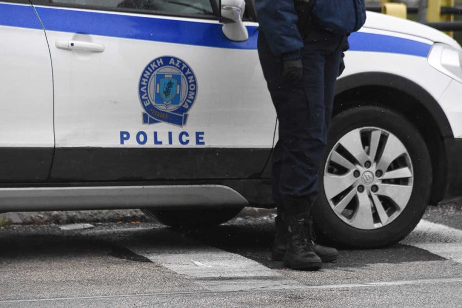 Συγκλονιστικά πλάνα από την καραμπόλα στην Αθηνών - Σουνίου: Κατέληξε ο 56χρονος