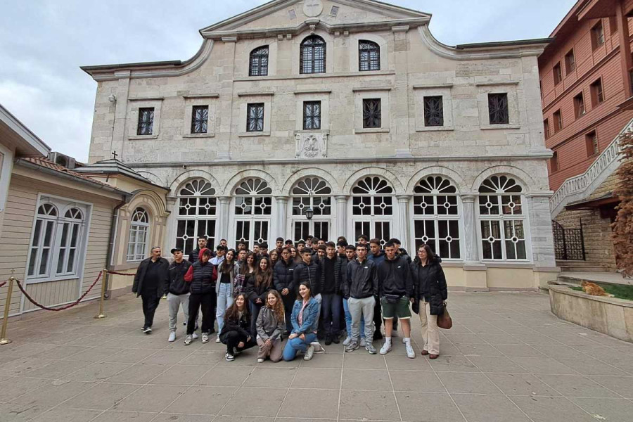Ανακαλύπτοντας την Ιστορία και τον Πολιτισμό της Κωνσταντινούπολης: Εκπαιδευτική Εκδρομή του 1ου Λυκείου Πύργου