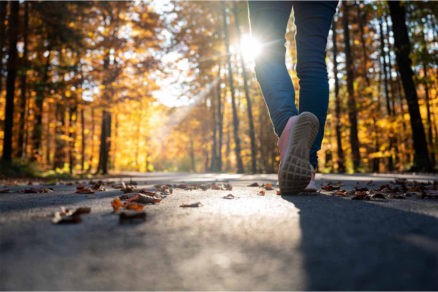 Ξεχάστε τα 10.000 βήματα: Η μέθοδος «3-4-5» καίει περισσότερο λίπος κι από το ιαπωνικό περπάτημα