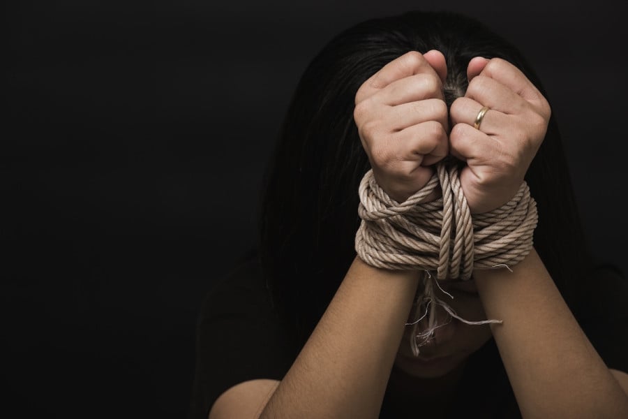 Ρουπάκι Γαστούνης: Εφιαλτική επίθεση σε 33χρονη γυναίκα - Την χτύπησε, την έγδυσε και την λήστεψε (UPD)