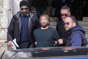 Κρήτη: Στη φυλακή ο 33χρονος Γάλλος που σκότωσε την 36χρονη - Ρίχνει τις ευθύνες στην αστυνομία