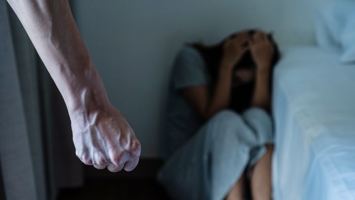 Ηλεία: Δύο συλλήψεις σε Πύργο και Κρέστενα για ενδοοικογενειακή βία