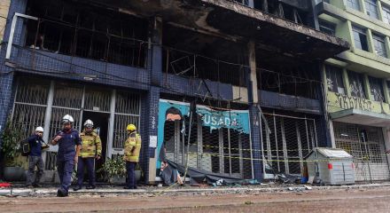 Βραζιλία: Τουλάχιστον 10 νεκροί σε πυρκαγιά που ξέσπασε σε ξενώνα (video)