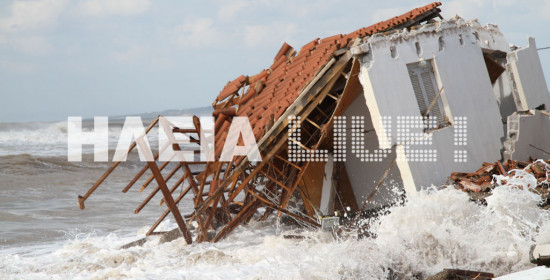 Παραλία Επιταλίου: Η θάλασσα συνεχίζει το καταστροφικό έργο της στα αυθαίρετα (photos)