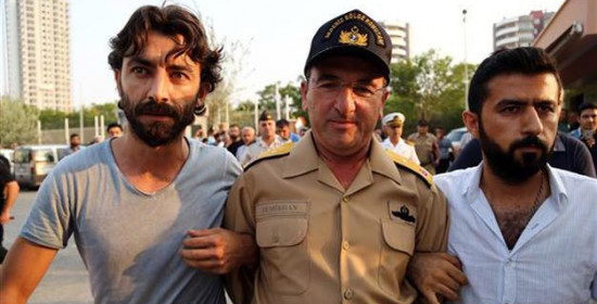 Επιχείρηση εκκαθάρισης από τον Ερντογάν -1.563 στρατιωτικοί έχουν συλληφθεί
