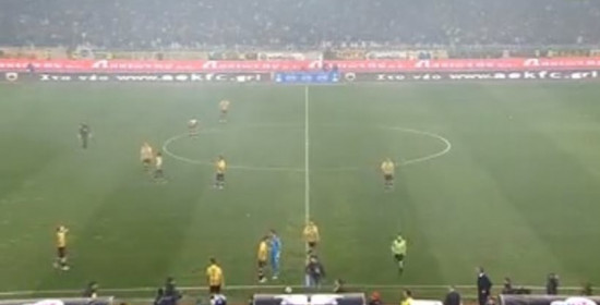 ΑΕΚ - Ολυμπιακός 0-1: Οριστική διακοπή μετά τα επεισόδια