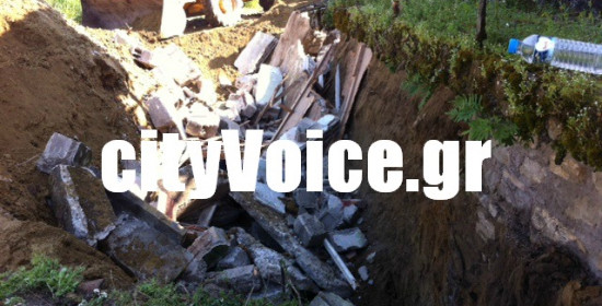 Αγρίνιο: Δύο νεκροί από πτώση τοίχου (photo)