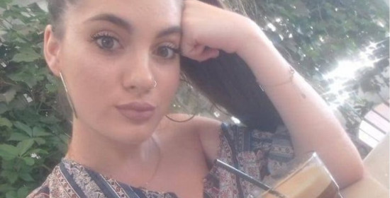 Ανατροπή με το θάνατο της 20χρονης στο ασανσέρ: Πιάστηκε το ρούχο της στην πόρτα και πνίγηκε;