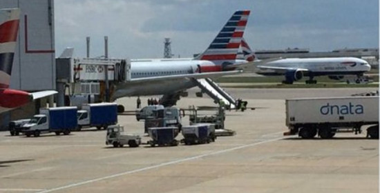 Βίντεο: Εκκενώθηκε αεροσκάφος της American Airlines στο Χίθροου