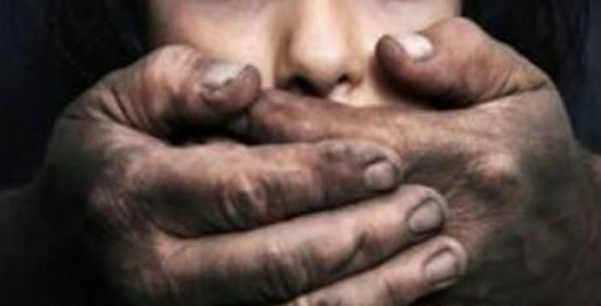 Πάτρα: Ανθρωποκυνηγητό για τον βιαστή 11χρονης που ασέλγησε σε βάρος της μέσα στο αυτοκίνητό του