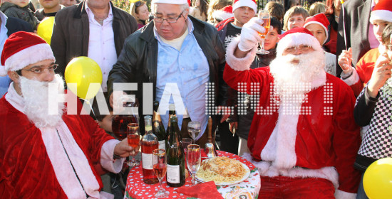 Σμίλα Αρχ. Ολυμπίας: Το πνεύμα των Χριστουγέννων "ρίζωσε" στο χωριό (2 video HD)