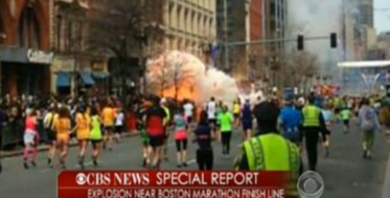 Δυο εκρήξεις στο μαραθώνιο της Βοστώνης - Δυο νεκροί, 23 τραυματίες - Φόβοι για τρομοκρατική ενέργεια (video)