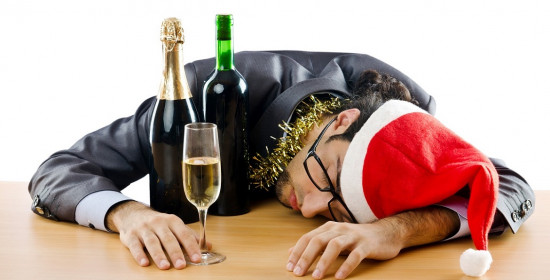 Πώς να επιβιώσεις από το "hangover" των γιορτών