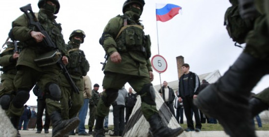 Βρυχάται ο Πούτιν: Μπορώ να εισβάλλω στην Ουκρανία όποτε θελήσω! Ανάγκασαν τον Γιανουκόβιτς να υπογράψει αίτημα προς τη Μόσχα για στρατιωτική βοήθεια;