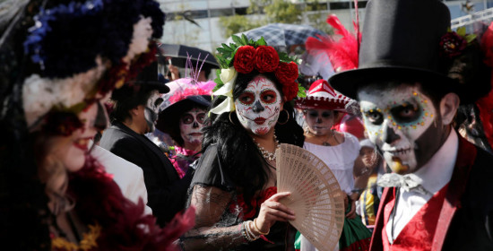 Το Μεξικό γιορτάζει τη "Μέρα των Νεκρών" - εντυπωσιακές εικόνες