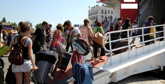 Το 73% των Ελλήνων δεν θα πάει πουθενά διακοπές πουθενά