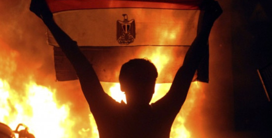 Σε κατάσταση συναγερμού η Αίγυπτος - Τρεις νεκροί από τις συγκρούσεις