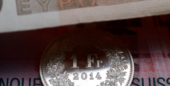 Δέκα λόγοι που "έσπασε" η ισοτιμία ελβετικού φράγκου / ευρώ. Τι επιλογές έχουν οι Έλληνες δανειολήπτες