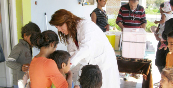 Λευκοχώρι Γαστούνης: Εμβολιάστηκαν ενήλικες και παιδιά ΡΟΜΑ