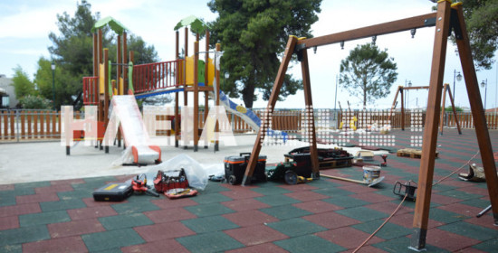 Παιδικές χαρές και μηχανήματα έργου σε δήμους Ήλιδας και Ανδραβίδας - Κυλλήνης
