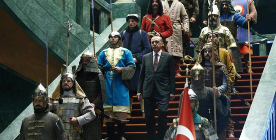 Ο Ερντογάν στήνει φιέστες και παρελάσεις για τα γενέθλιά του