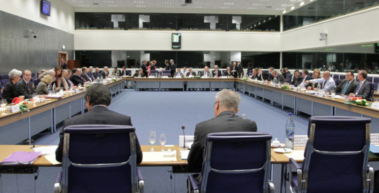 Στον αέρα η έκτη δόση - Ακυρώθηκε το έκτακτο eurogroup 