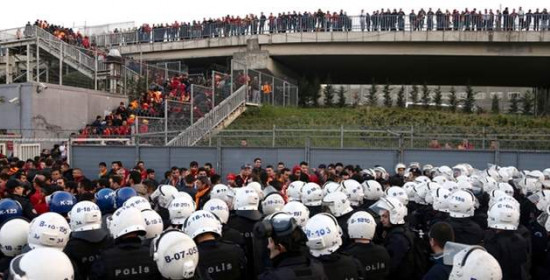 Τρόμος στην Κωνσταντινούπολη - Αναβλήθηκε ποδοσφαιρικό ντέρμπι λόγω απειλής 