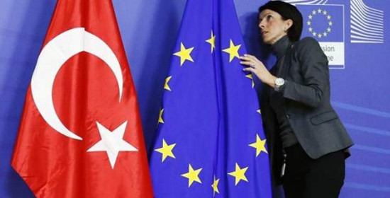 Νέα προειδοποίηση Κομισιόν στην Τουρκία: ΕΕ & θανατική ποινή δεν πάνε μαζί