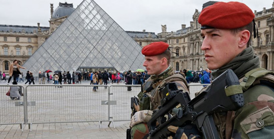 Οι γαλλικές αρχές είχαν ενημερωθεί πέντε μήνες πριν τις επιθέσεις στο Παρίσι